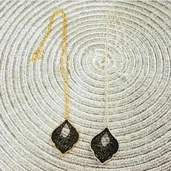 SET OF 2 BLACK GOLD SILVER NECKLACES - Picture 2 of 4